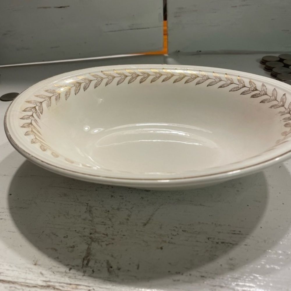 Vintage-1946-Edwin M. Knowles 9” x 7.5 x 2.25”semi vitreous china vegetable bowl